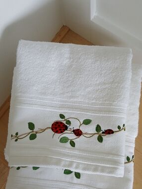 Ladybug Embroidered Border 2 Bath 2 Hand Towels HOME SPA 100% Cotton Portugal